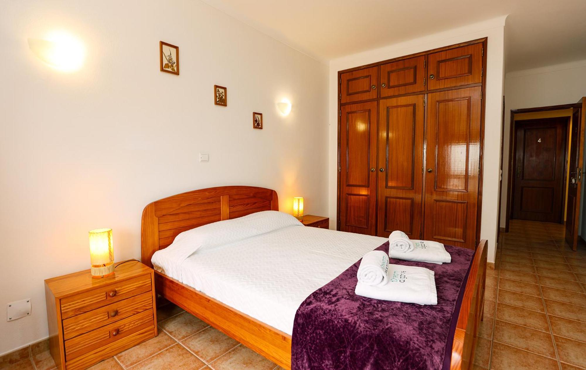 P - Meia-Praia Seaview Guesthouse Lagos Bagian luar foto