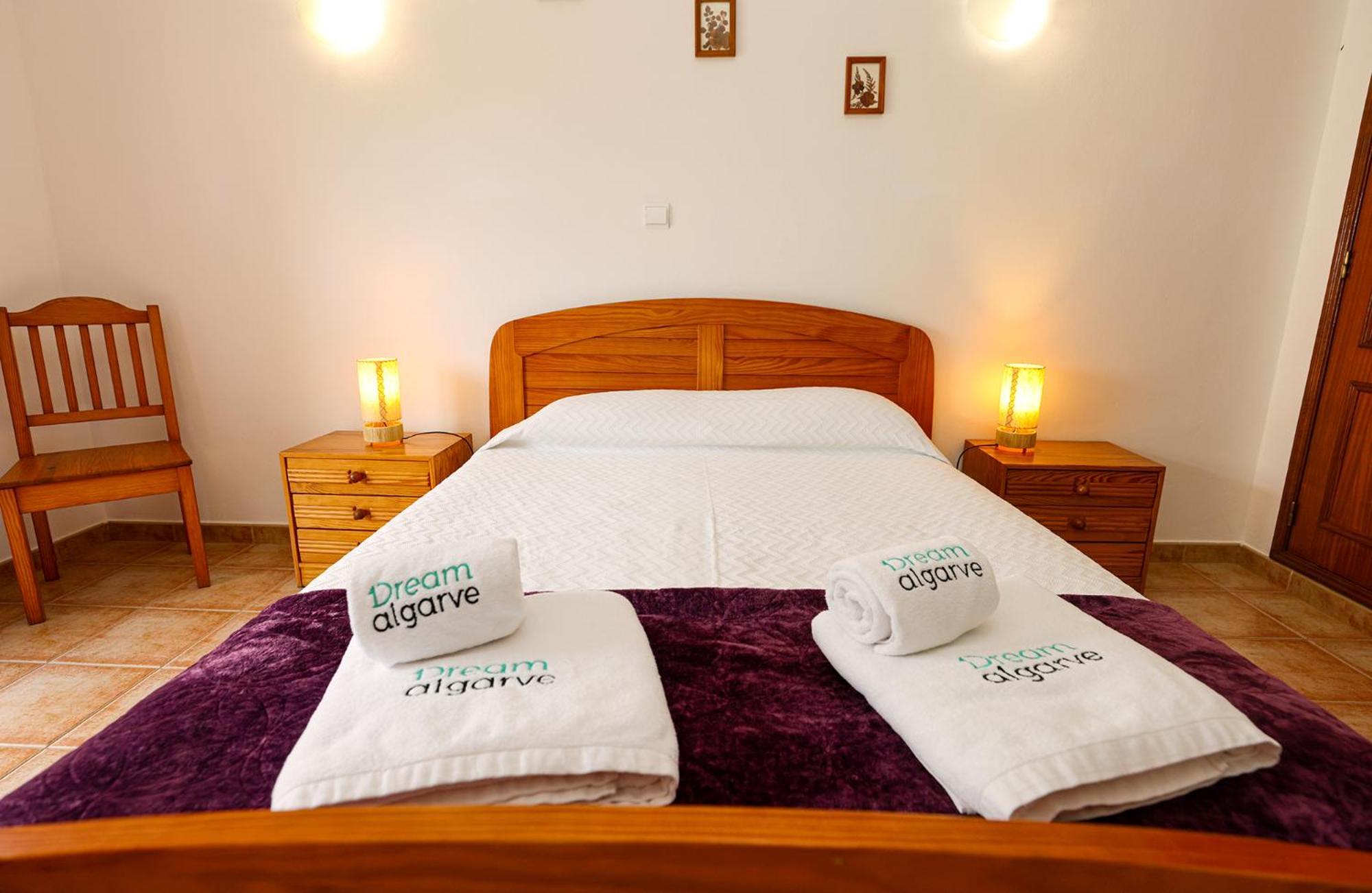 P - Meia-Praia Seaview Guesthouse Lagos Bagian luar foto