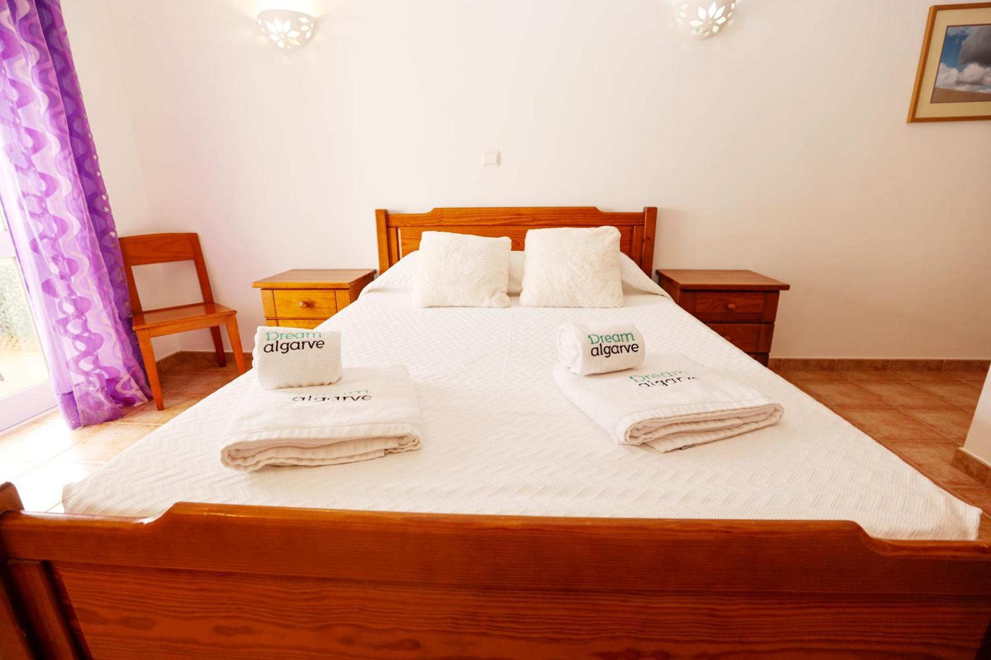 P - Meia-Praia Seaview Guesthouse Lagos Bagian luar foto