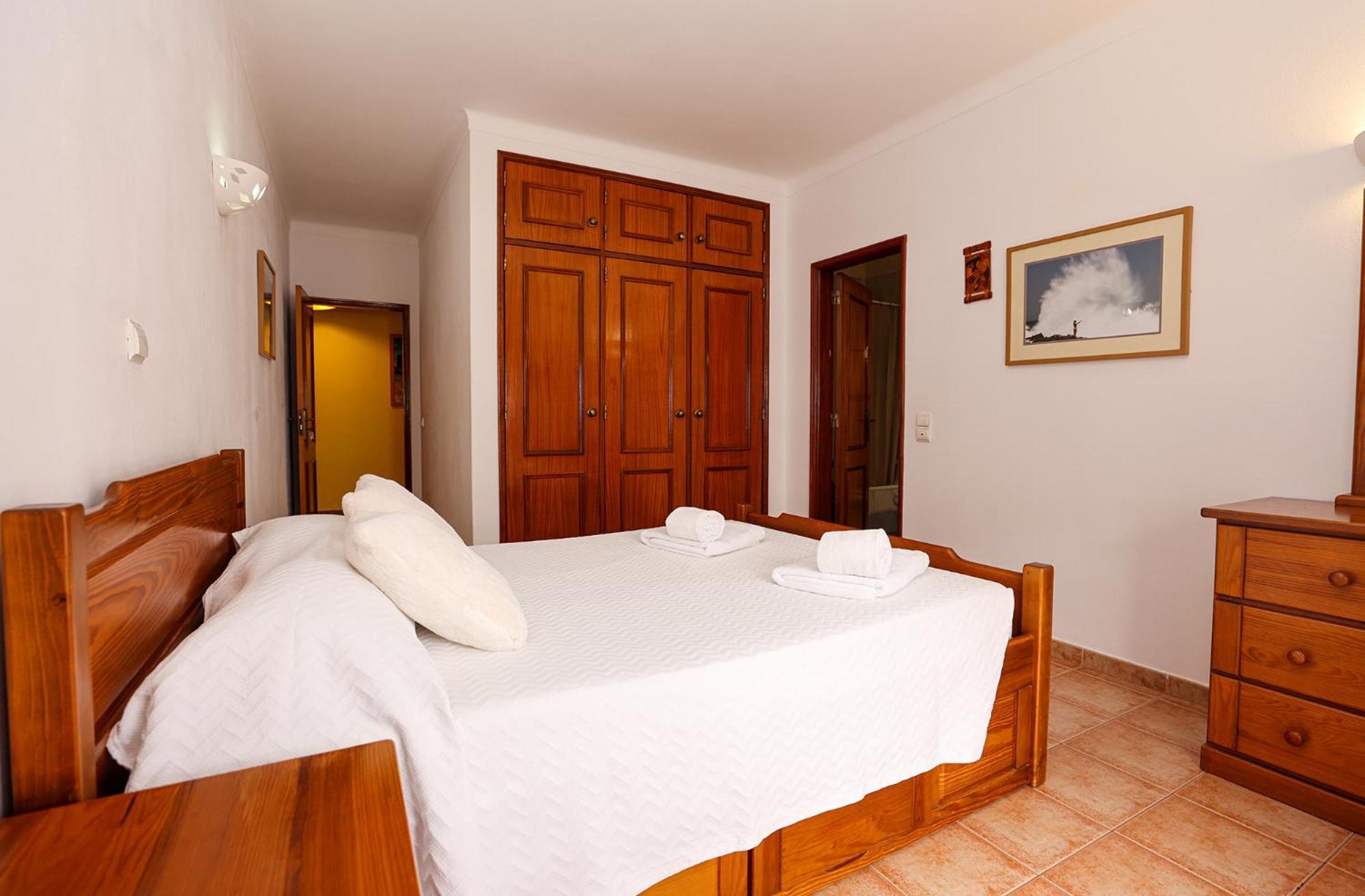 P - Meia-Praia Seaview Guesthouse Lagos Bagian luar foto